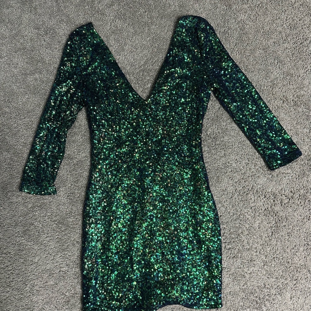 Emerald/Multi Green Bodycon Dress with Plunge Neckline and Sleeves